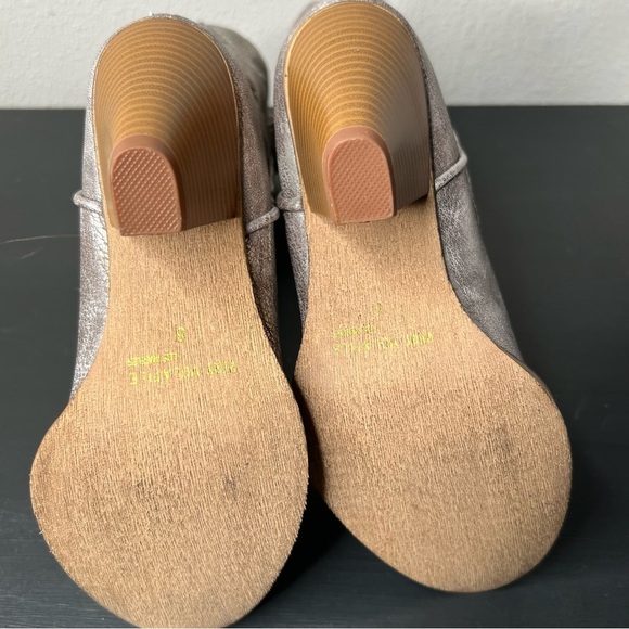 Very Volatile Wagon Wheel Western Boots, Champagne, size 6 NIB - Picture 5 of 7